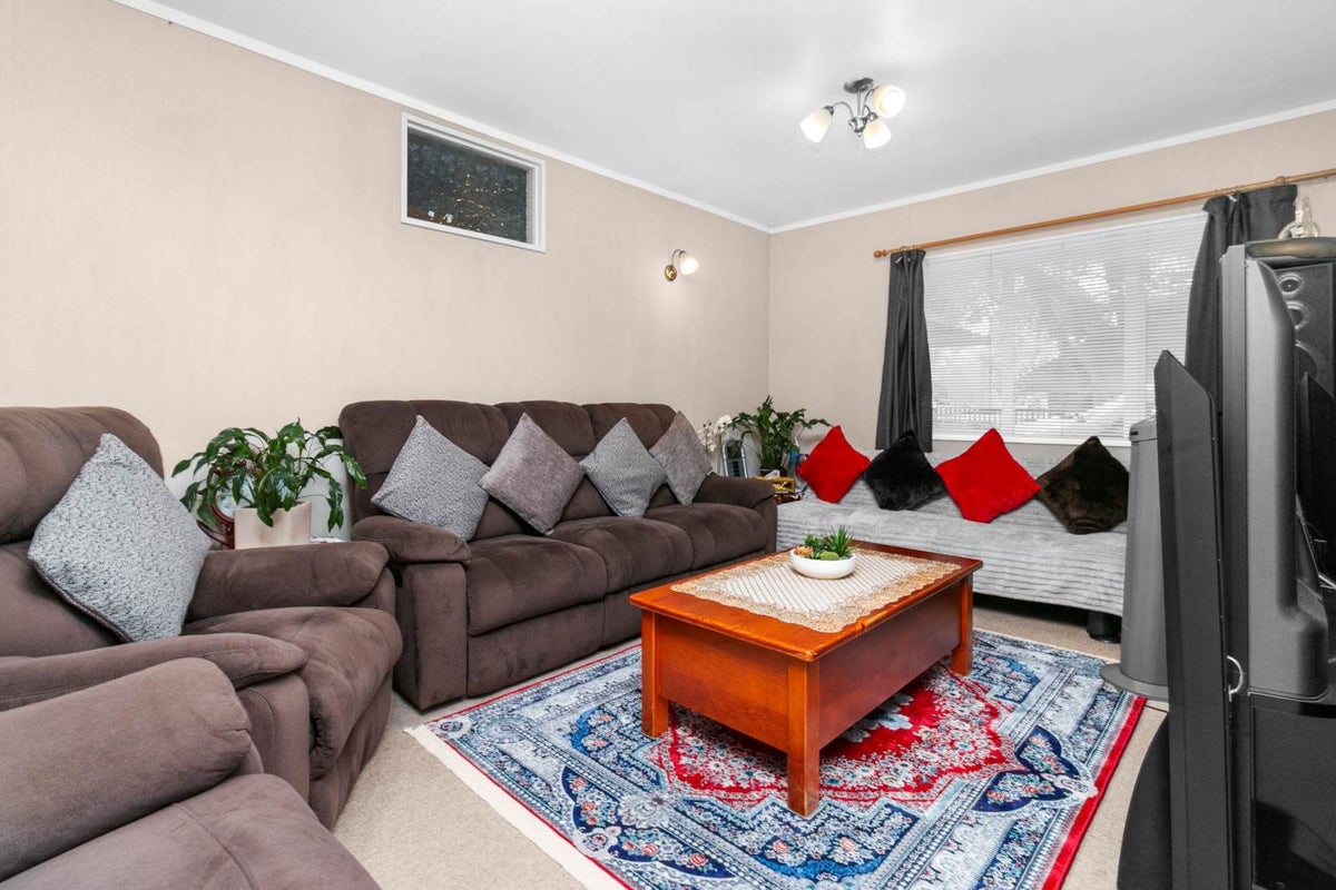 51 Central Park Drive, Te Atatu South, Waitakere City, Auckland - Carousel 1