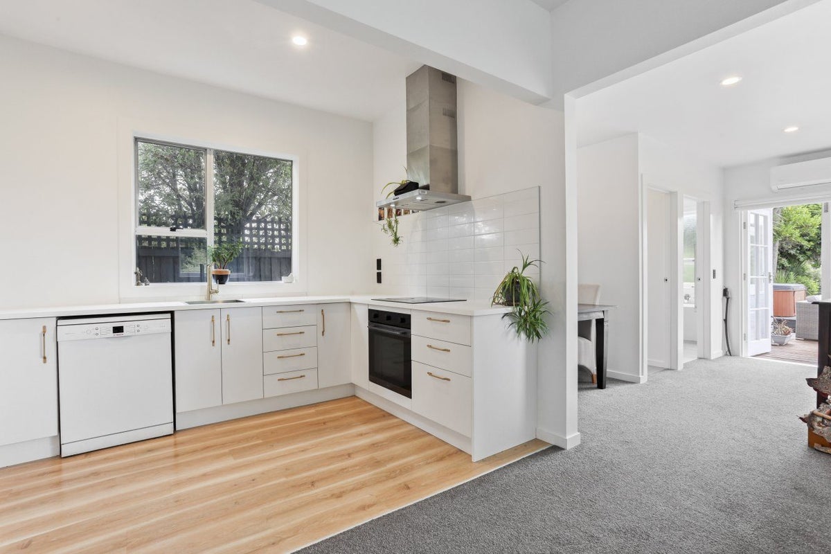 12A Cradock Street, South New Brighton, Christchurch - Carousel 2