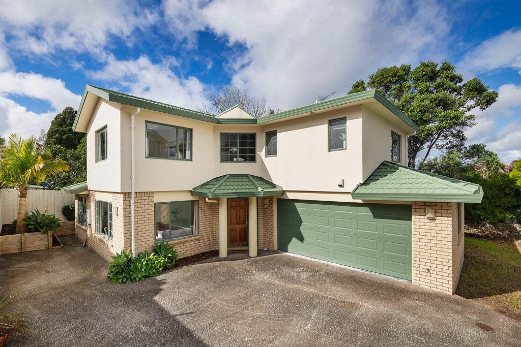 56A Mount Royal Avenue, Mount Albert, Auckland - Carousel 1
