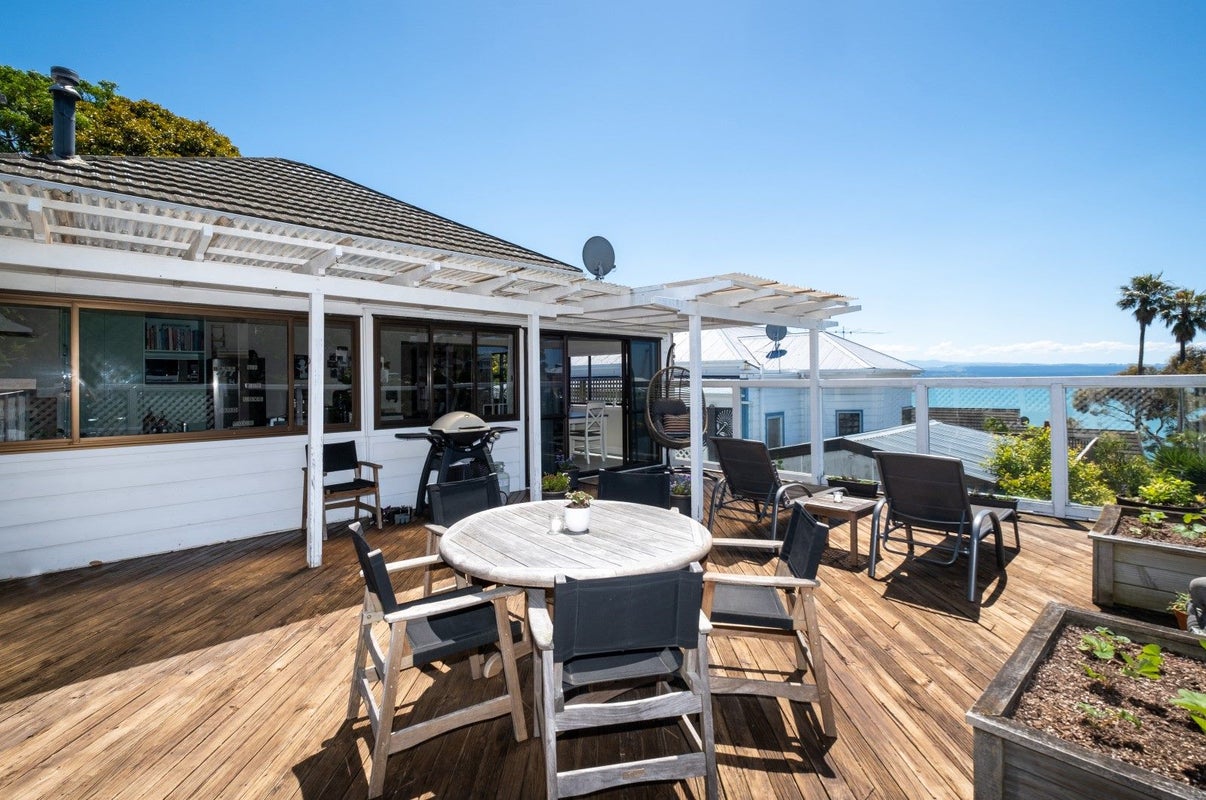 9 Bay View Road, Bluff Hill, Napier - Carousel 2