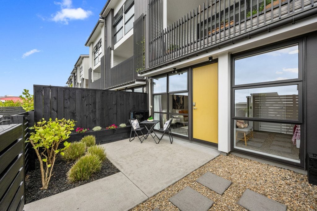5 Whiri Lane, Hobsonville, Auckland - Carousel 1