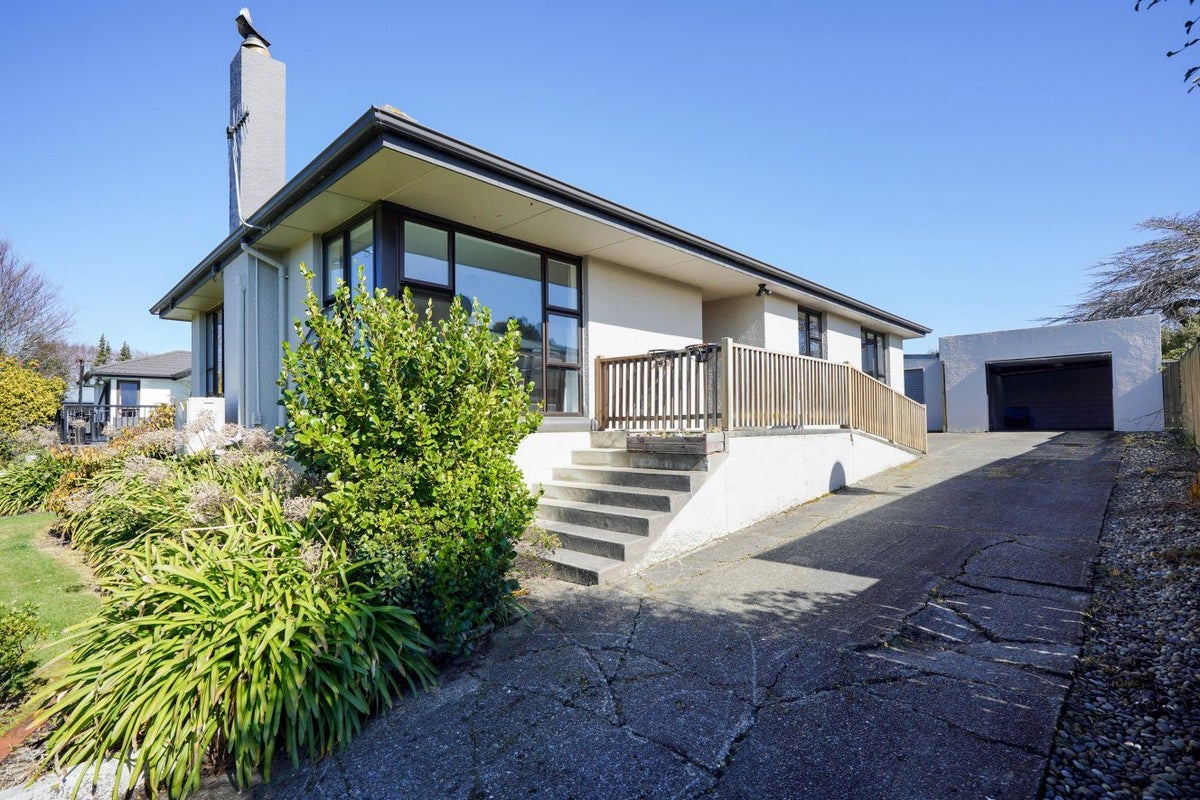 18 Kowhai Avenue, Hargest, Invercargill - Carousel 1