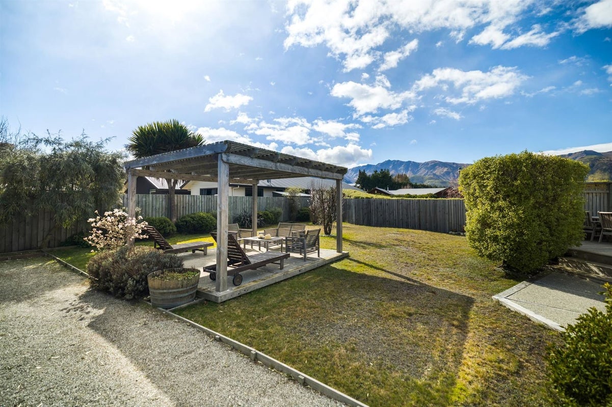 56 Charles Court, Lake Hawea - Carousel 19