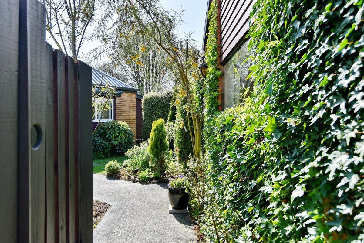 2/33 Studholme Street, Somerfield, Christchurch City, Canterbury - Carousel 34