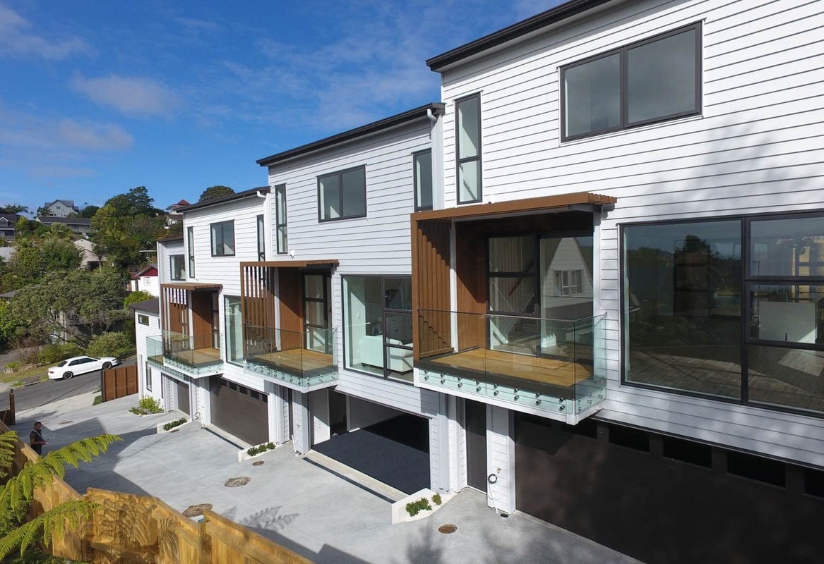 74A Langana Avenue, Browns Bay, Auckland - Carousel 1