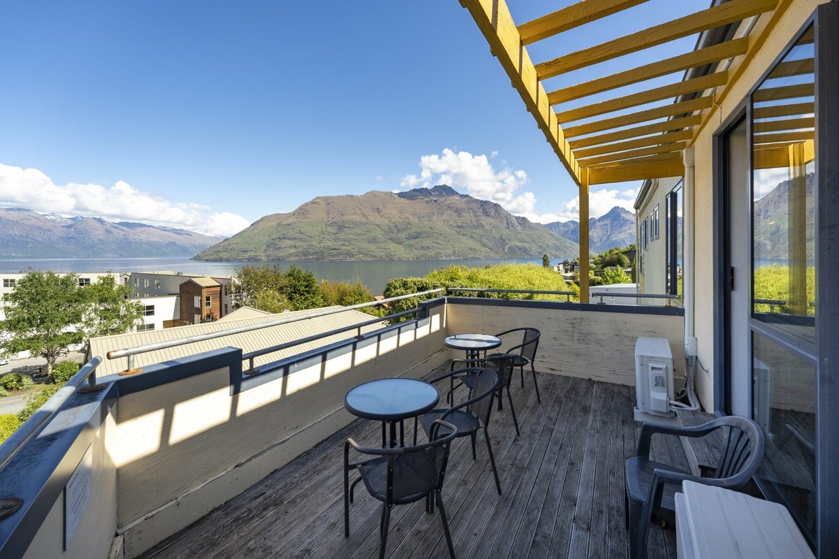 24 Sainsbury Road, Fernhill, Queenstown - Carousel 1
