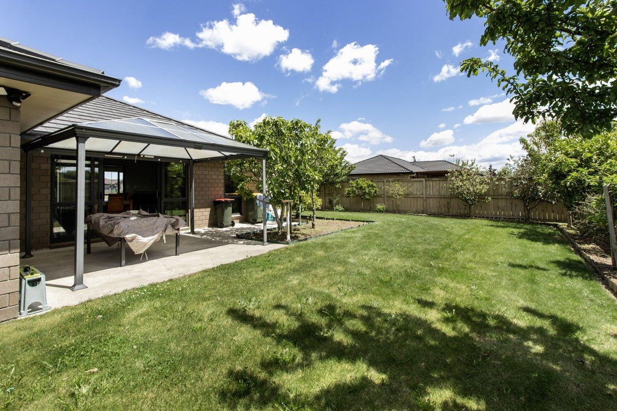 10 Welwyn Place, Rototuna North, Hamilton - Carousel 21
