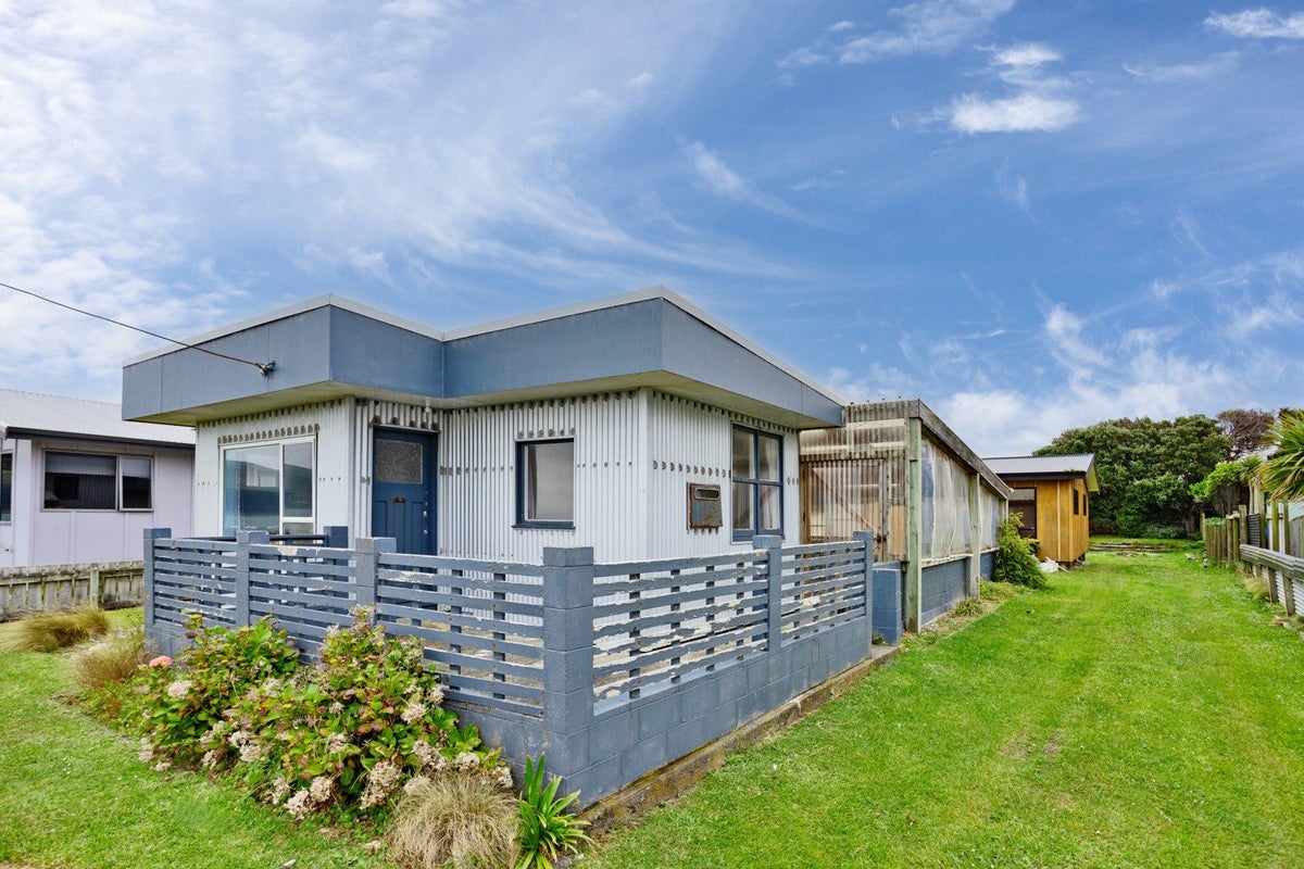 164 Colac Foreshore Road, Colac Bay/Oraka, Riverton/Aparima - Carousel 1