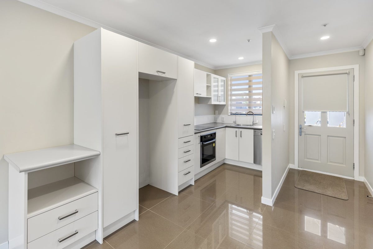 146/172 Mcleod Road, Te Atatu South, Auckland - Carousel 2