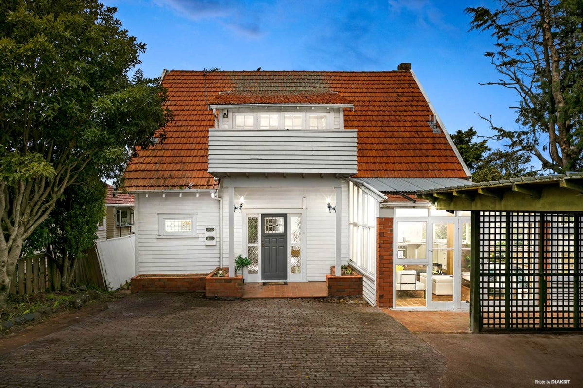 190 Hillsborough Road, Hillsborough, Auckland - Carousel 1