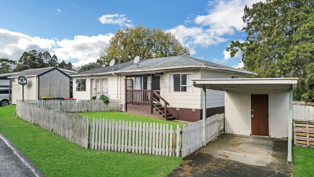 1/17 Ririno Place, Manurewa, Auckland - Carousel 1