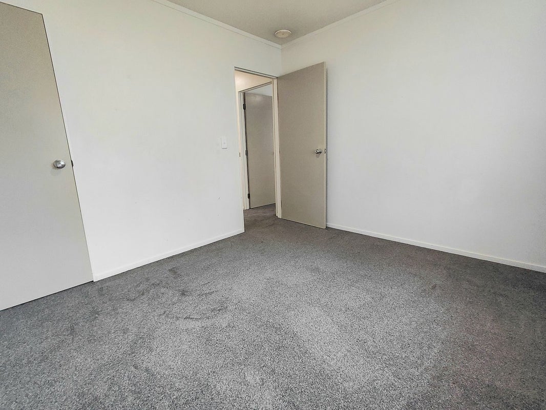 11 West Harbour Drive, West Harbour, Auckland - Carousel 2