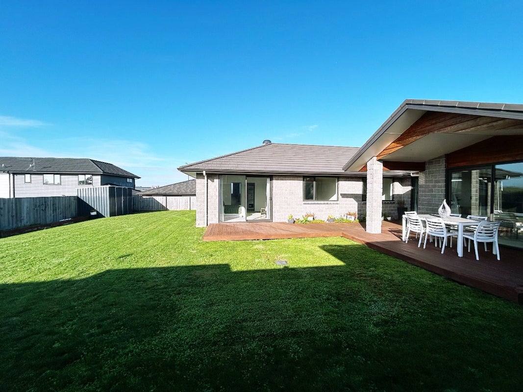 4 Paiaka Place, Rototuna North, Hamilton - Carousel 17