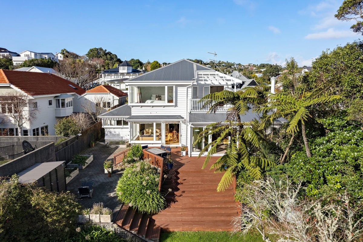 38 Braithwaite Street, Karori, Wellington - Carousel 1