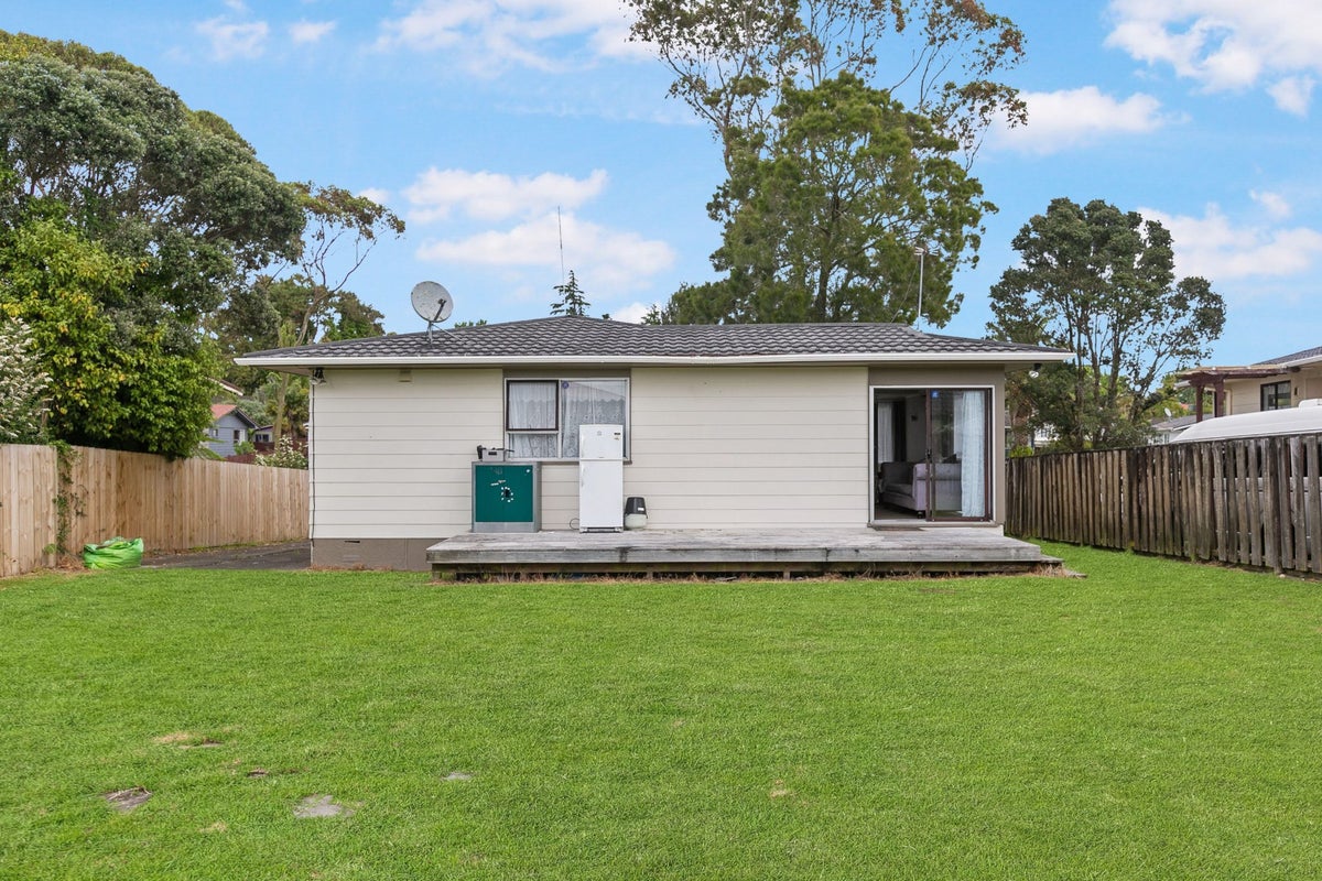 32 Larissa Avenue, Henderson, Auckland - Carousel 2