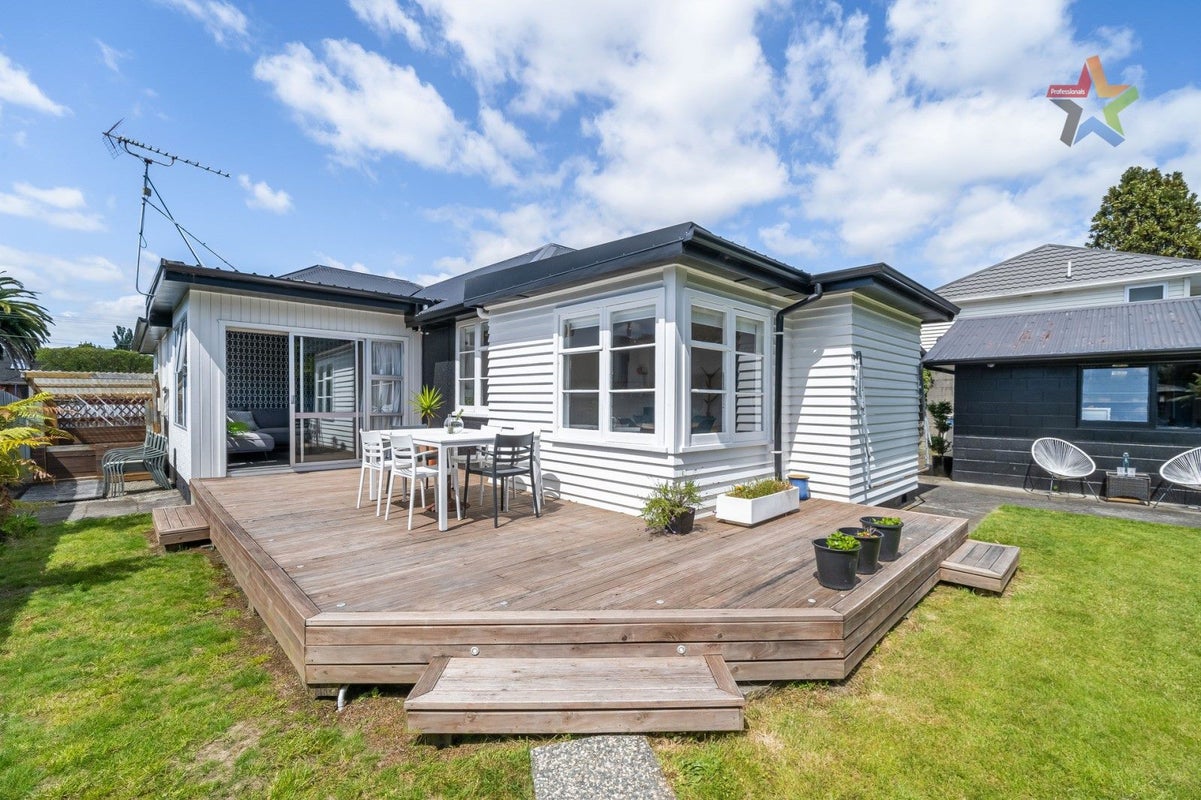 17 Hudson Avenue, Ebdentown, Upper Hutt - Carousel 2
