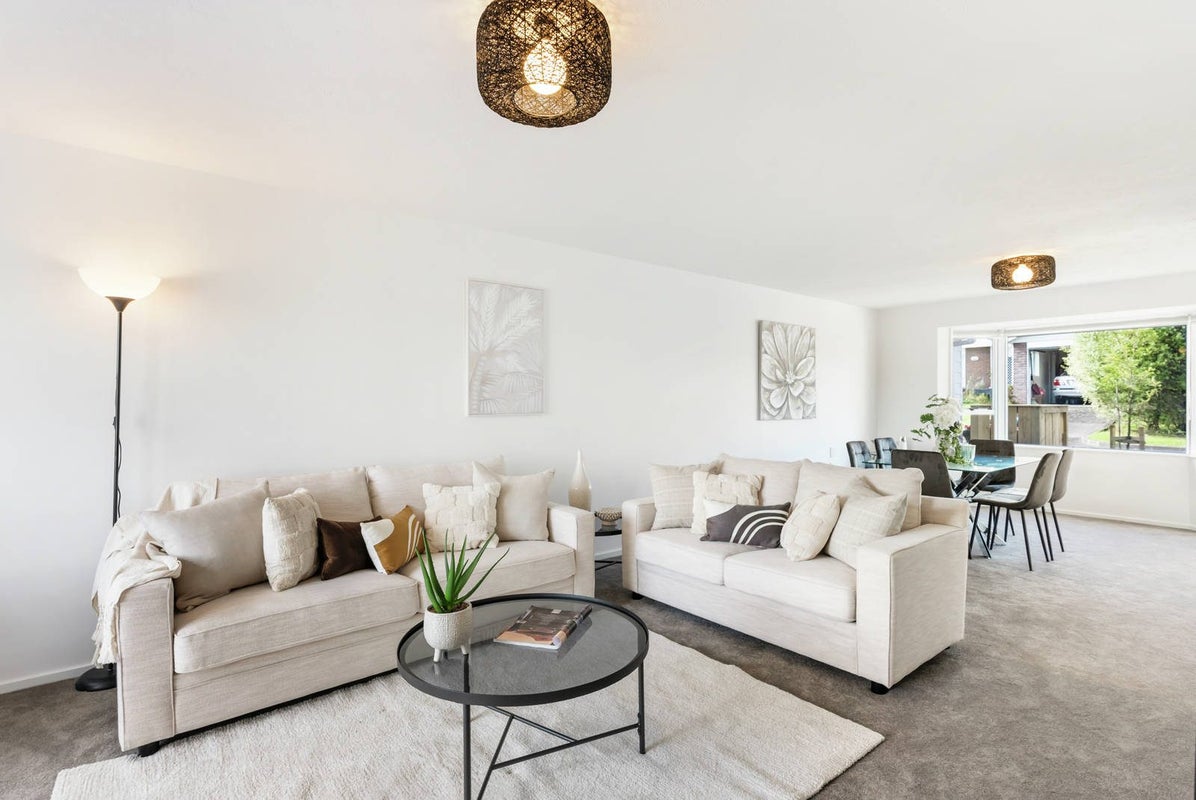 2/5 Gaynor Street, Mount Roskill, Auckland - Carousel 1