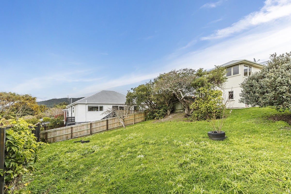 17 Kereru Bend, Tawa, Wellington - Carousel 14