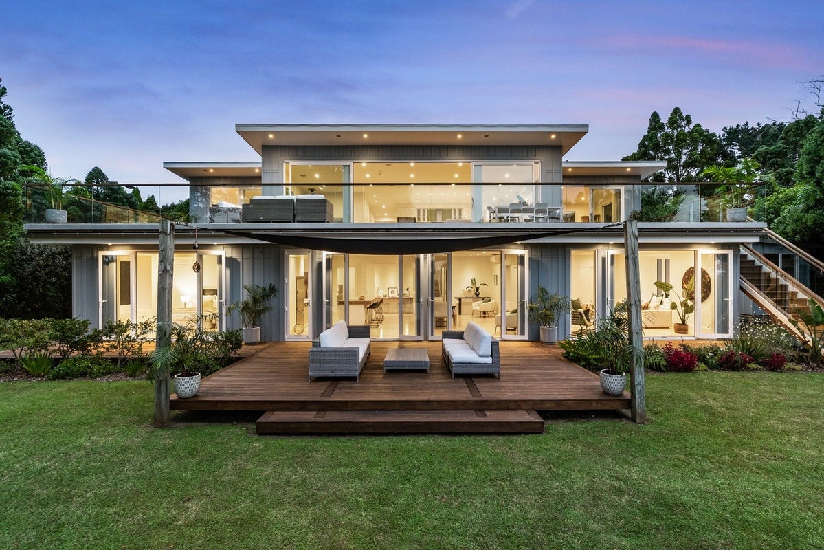 18 Kopiko Road, Titirangi, Auckland - Carousel 1