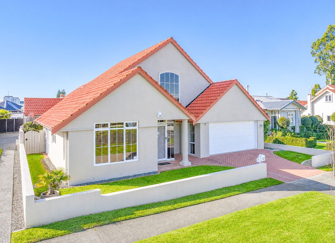 21 Fifth Avenue, Avenues, Tauranga, Bay Of Plenty - Carousel 1