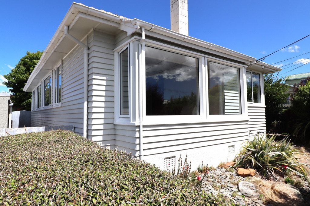 61 Tamar Street, South Hill, Oamaru - Carousel 1