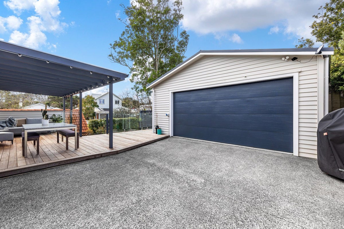 2 Kingsford Road, Mount Eden, Auckland - Carousel 2