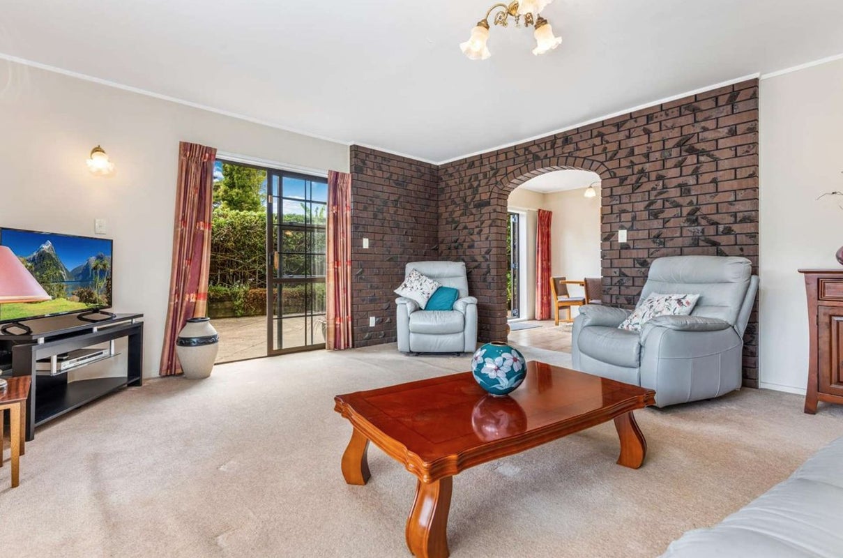 1/34 Takapu Street, Henderson, Auckland - Carousel 1