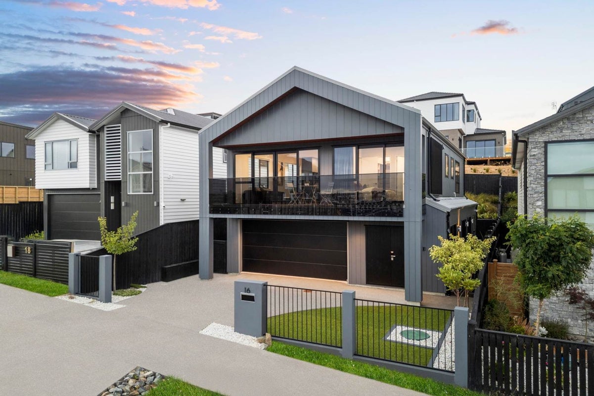 16 Pakirikiri Street, Long Bay, Auckland - Carousel 1