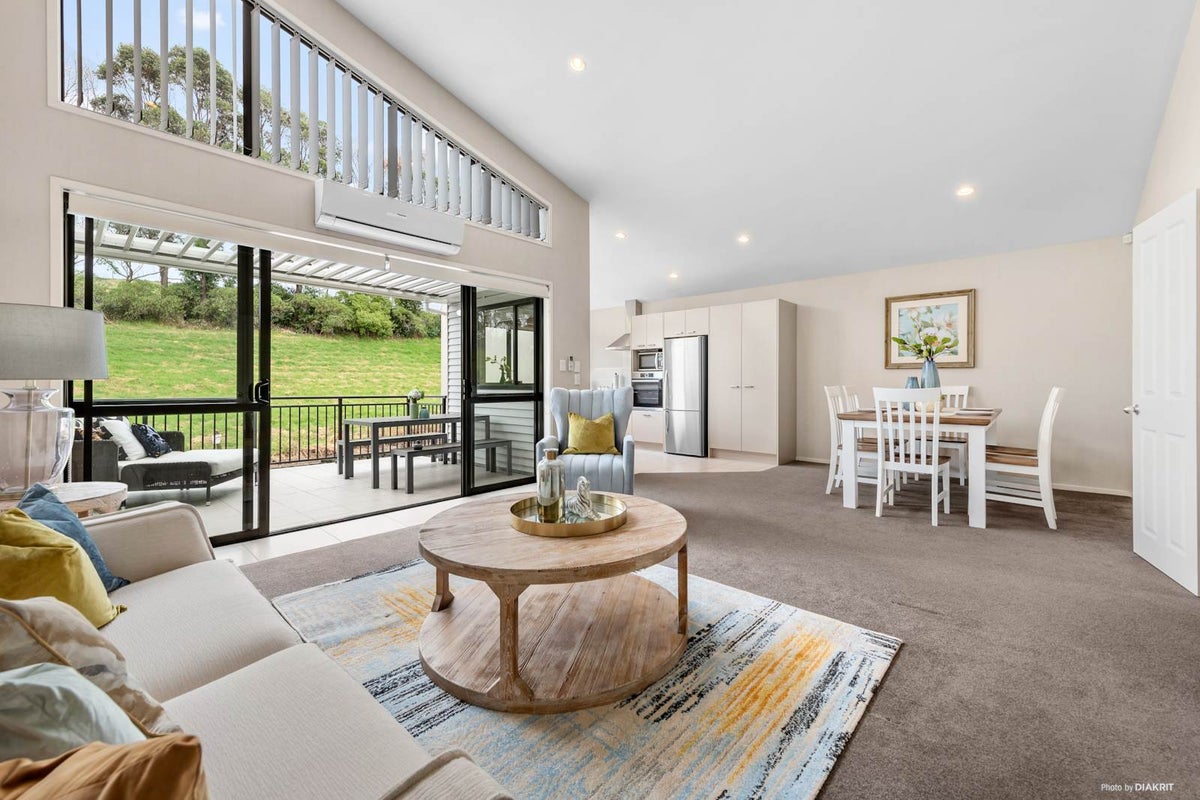 61 Kelvin Hart Drive, East Tamaki, Auckland - Carousel 2