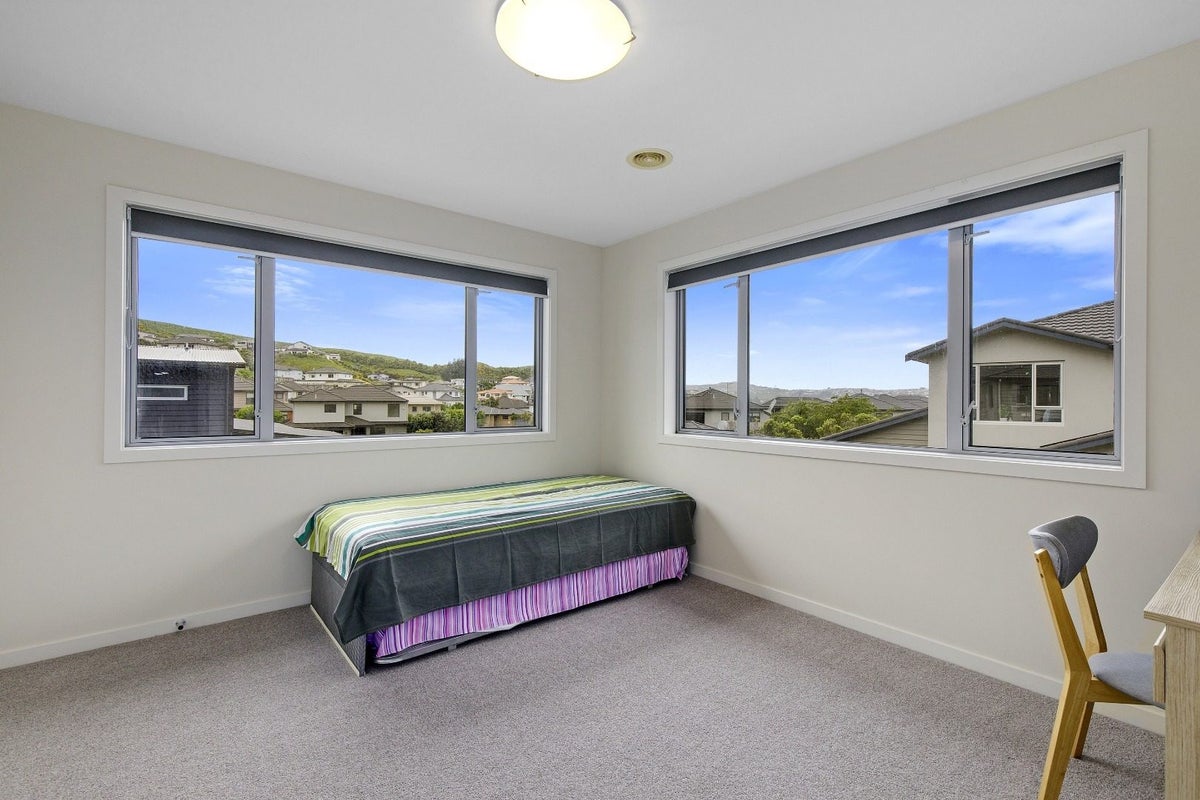 9 Yarnbrook Grove, Churton Park, Wellington - Carousel 16