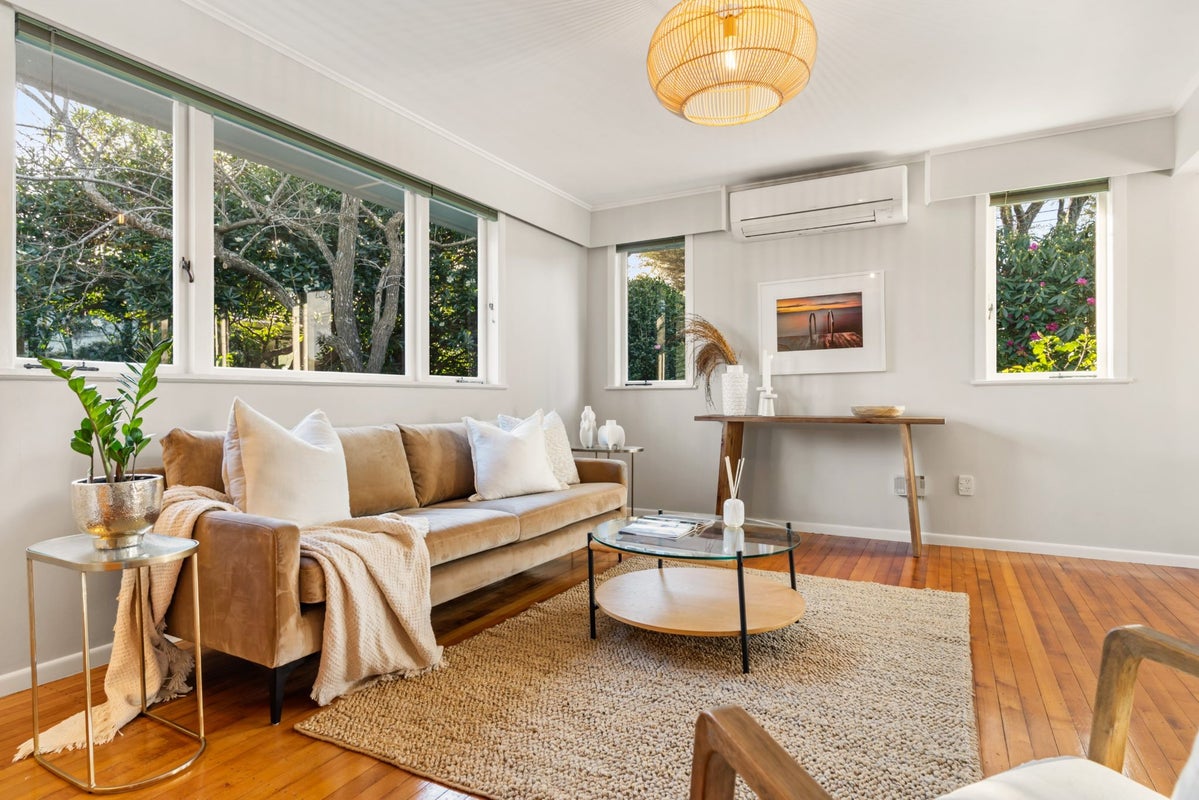 4 Alanbrooke Crescent, Avondale, Auckland - Carousel 2