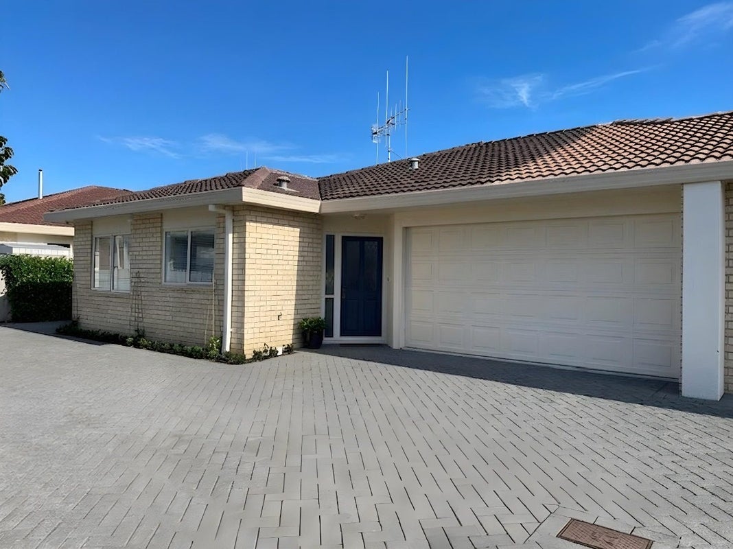7A Lilac Place, Otumoetai, Tauranga - Carousel 1