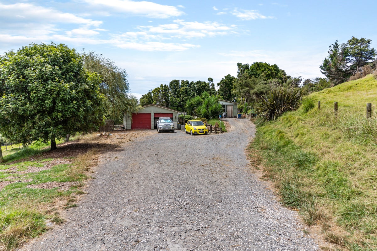 74 Coulter Road, Henderson Valley, Auckland - Carousel 2