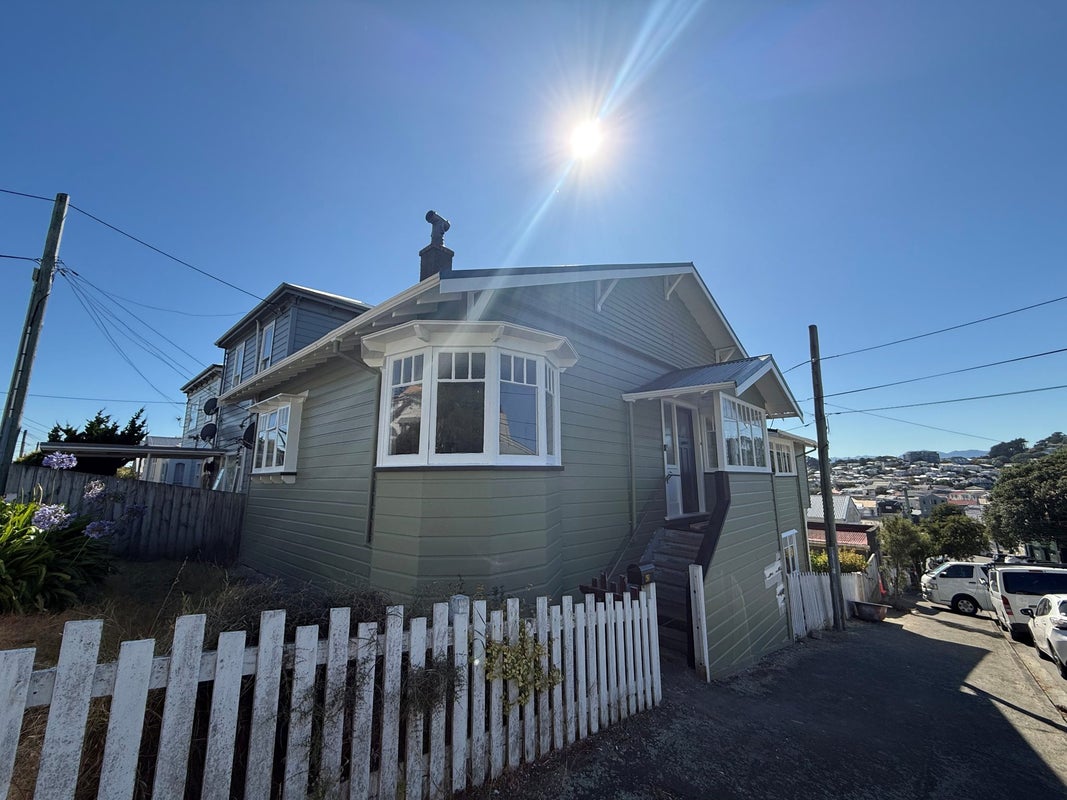 42 Colombo Street, Newtown, Wellington - Carousel 2