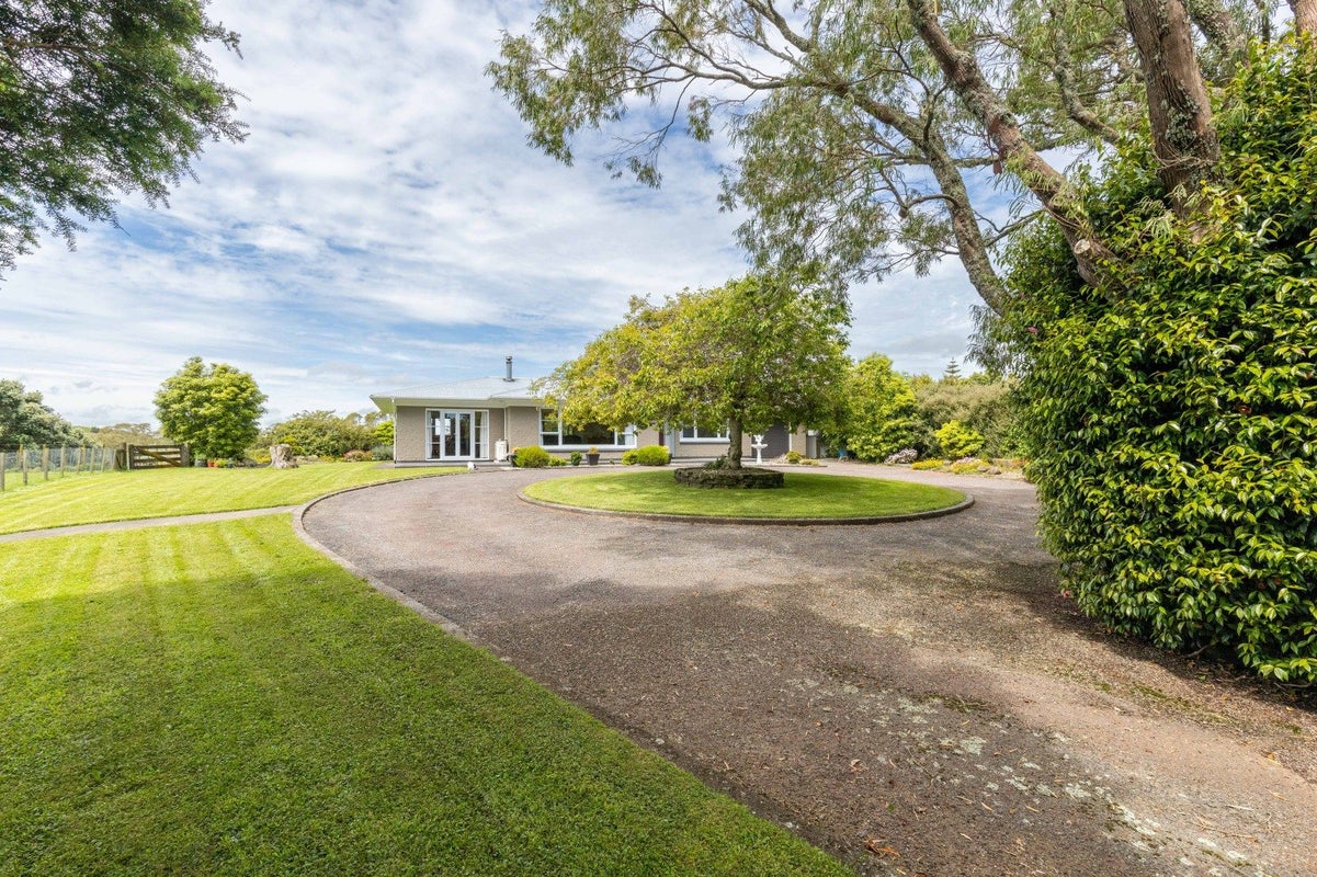 737 Frankley Road, Hurworth, New Plymouth - Carousel 2
