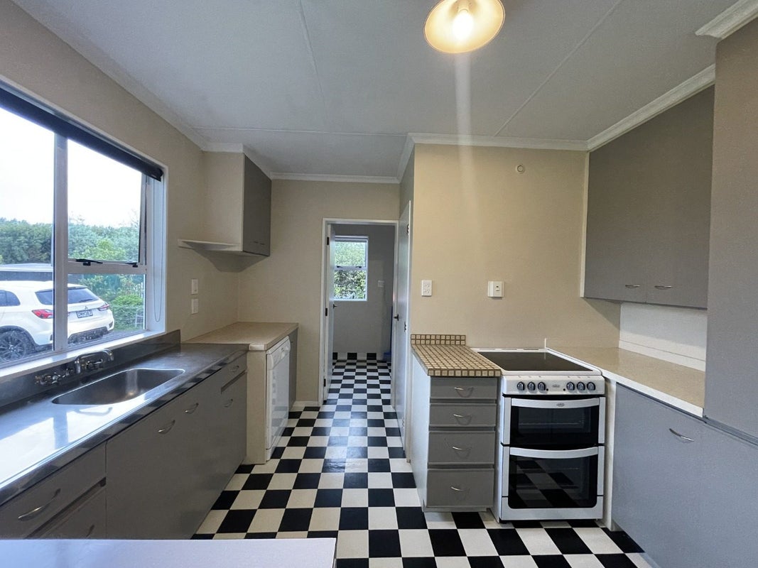 26 The Avenue, Otaki Beach, Otaki - Carousel 1