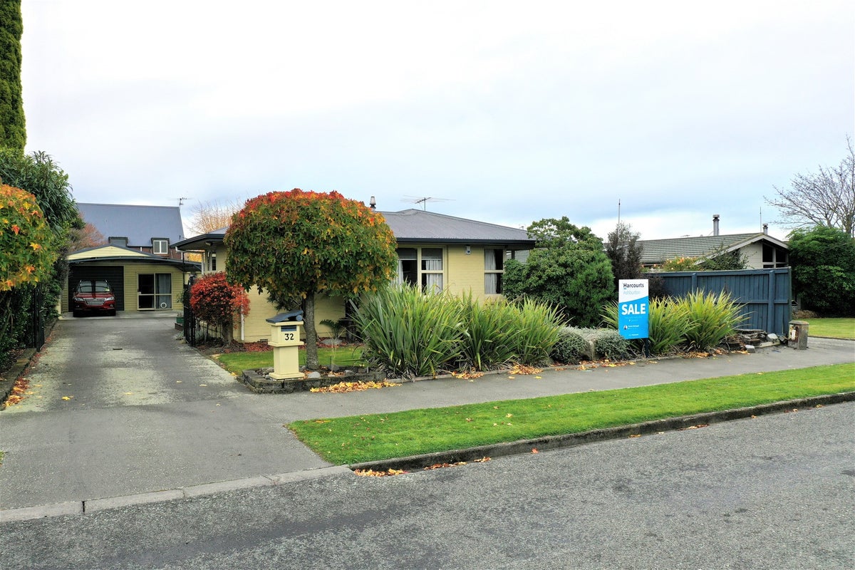 32 Churchill Avenue, Allenton, Ashburton - Carousel 1
