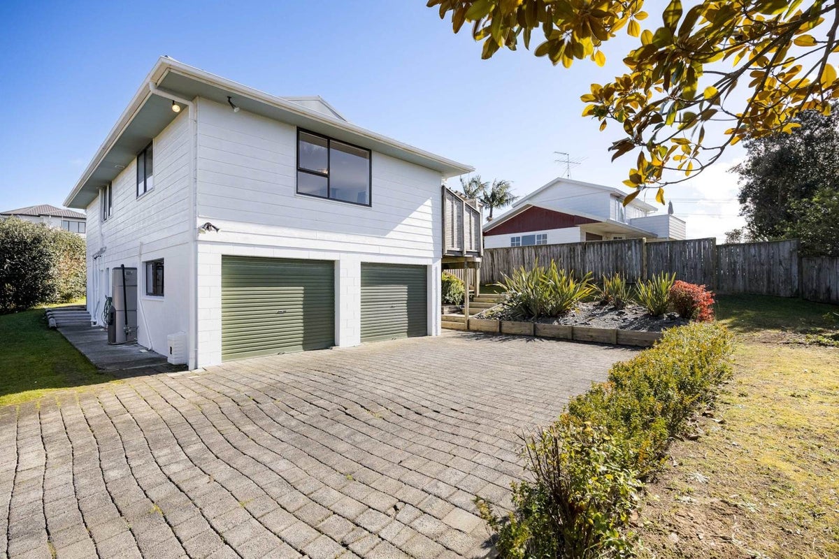 2 Corric Hill, Torbay, Auckland - Carousel 1