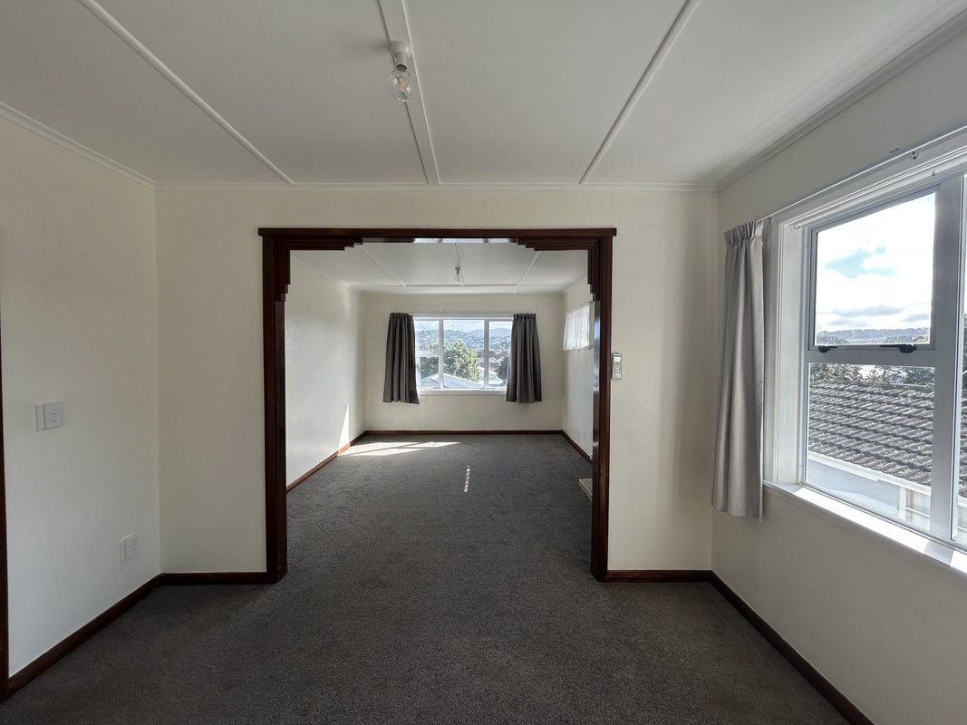 2/72B Ira Street, Miramar, Wellington - Carousel 2