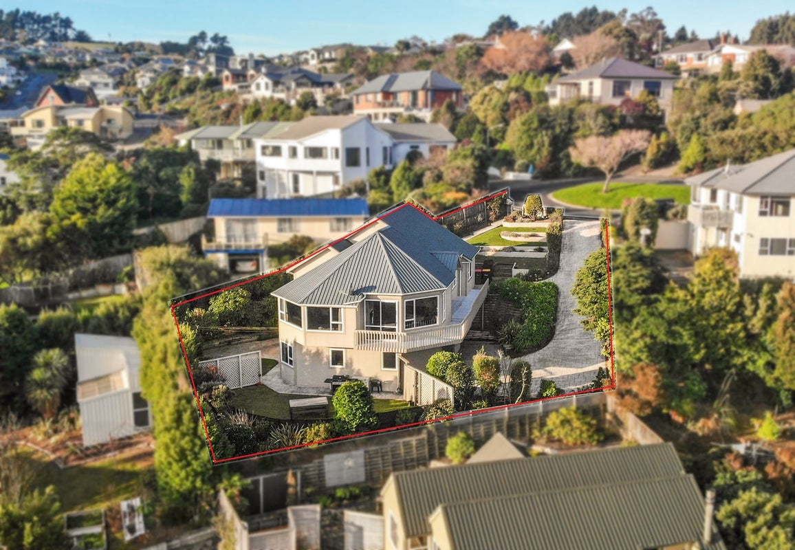 17 Calvert Place, Shiel Hill, Dunedin - Carousel 17