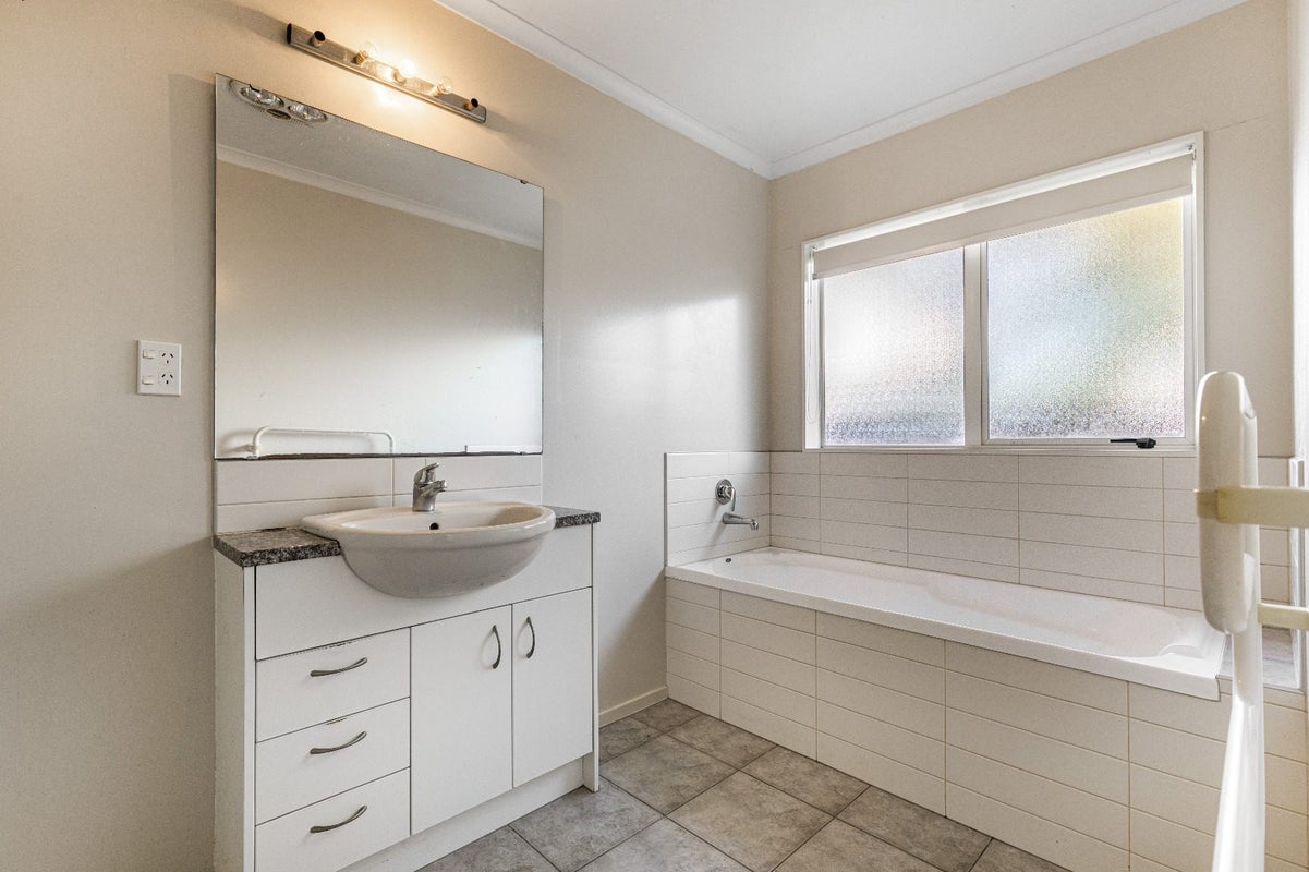 3 Reefton Place, Flat Bush, Auckland - Carousel 15