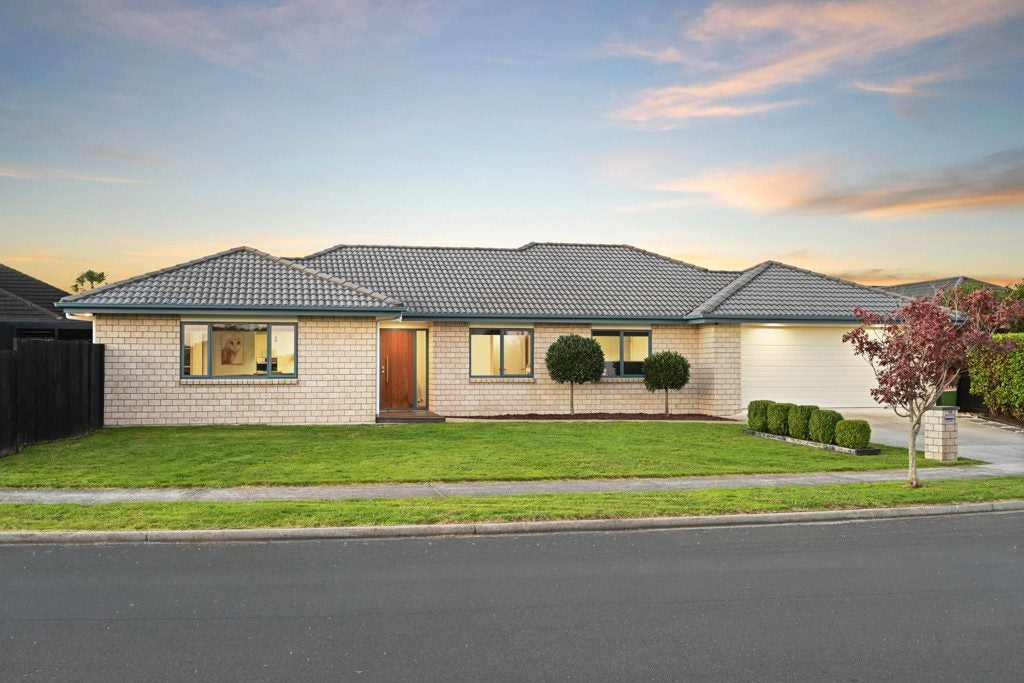 18 Trauzer Place, Flagstaff, Hamilton - Carousel 1