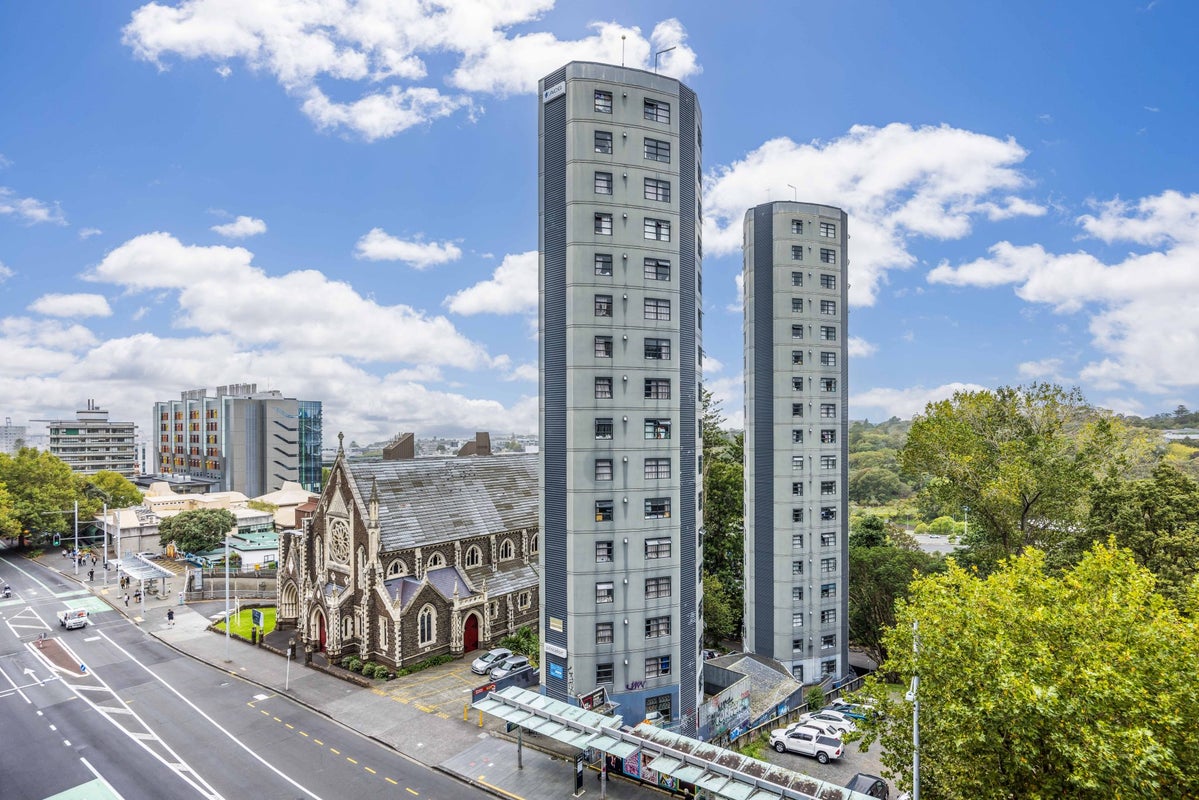 16F/30 Symonds Street, Grafton, Auckland - Carousel 1