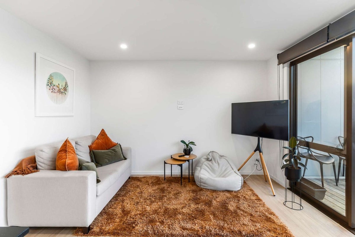 2/14 Unga Place, Beachlands, Auckland - Carousel 1