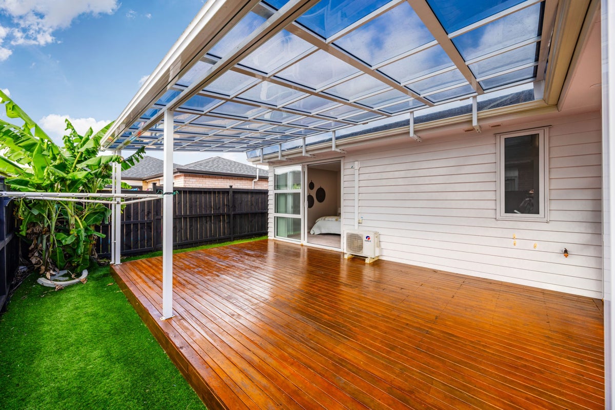 17 Toropapa Close, Takanini, Auckland - Carousel 24