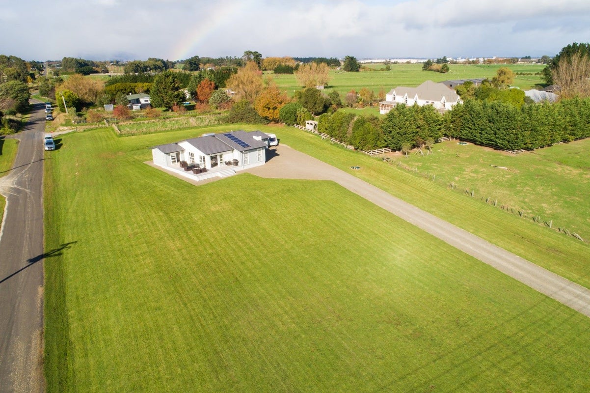 101 Clevely Line, Bunnythorpe, Palmerston North - Carousel 23