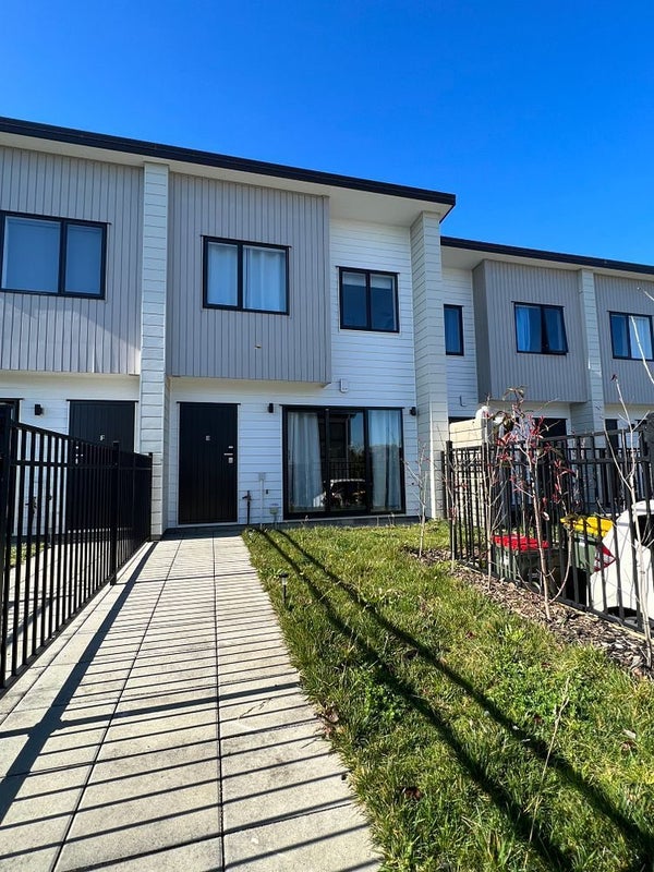 17E Craigbank Avenue, New Lynn, Auckland - Carousel 1