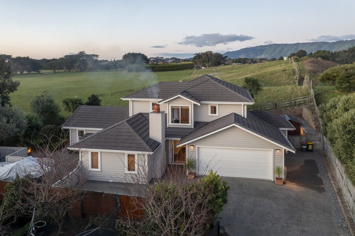 60 Wood Leigh, Paraparaumu Beach, Paraparaumu - Carousel 1