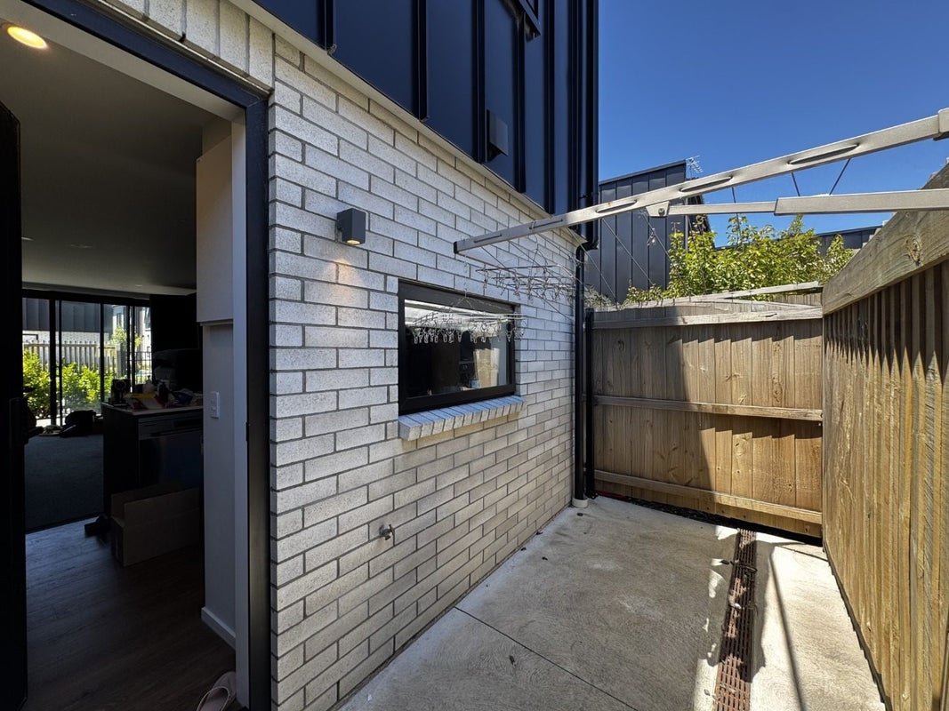 8/323 Lincoln Road, Addington, Christchurch - Carousel 9