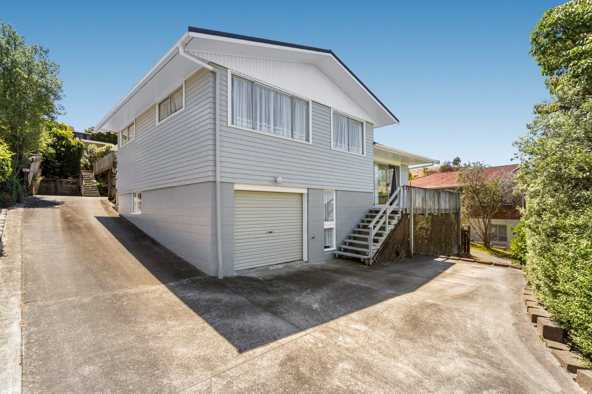 69 Lynden Avenue, Hillcrest, Auckland - Carousel 1